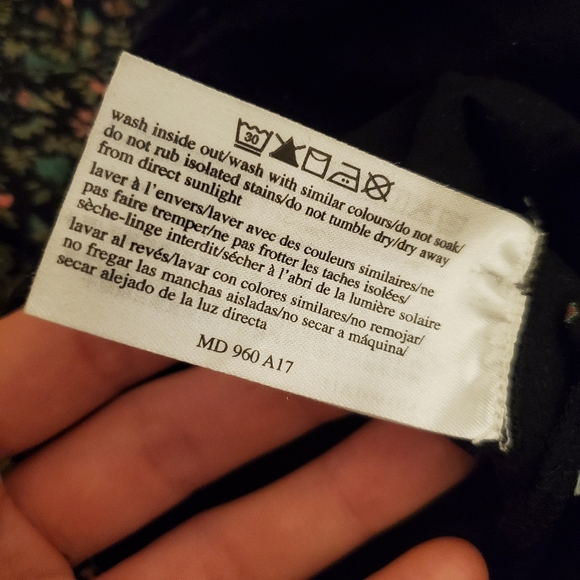 Laura Ashley floral dress. V neck. 3/4 sleeves. Black, green, pink. Size 6. - Picture 11 of 14